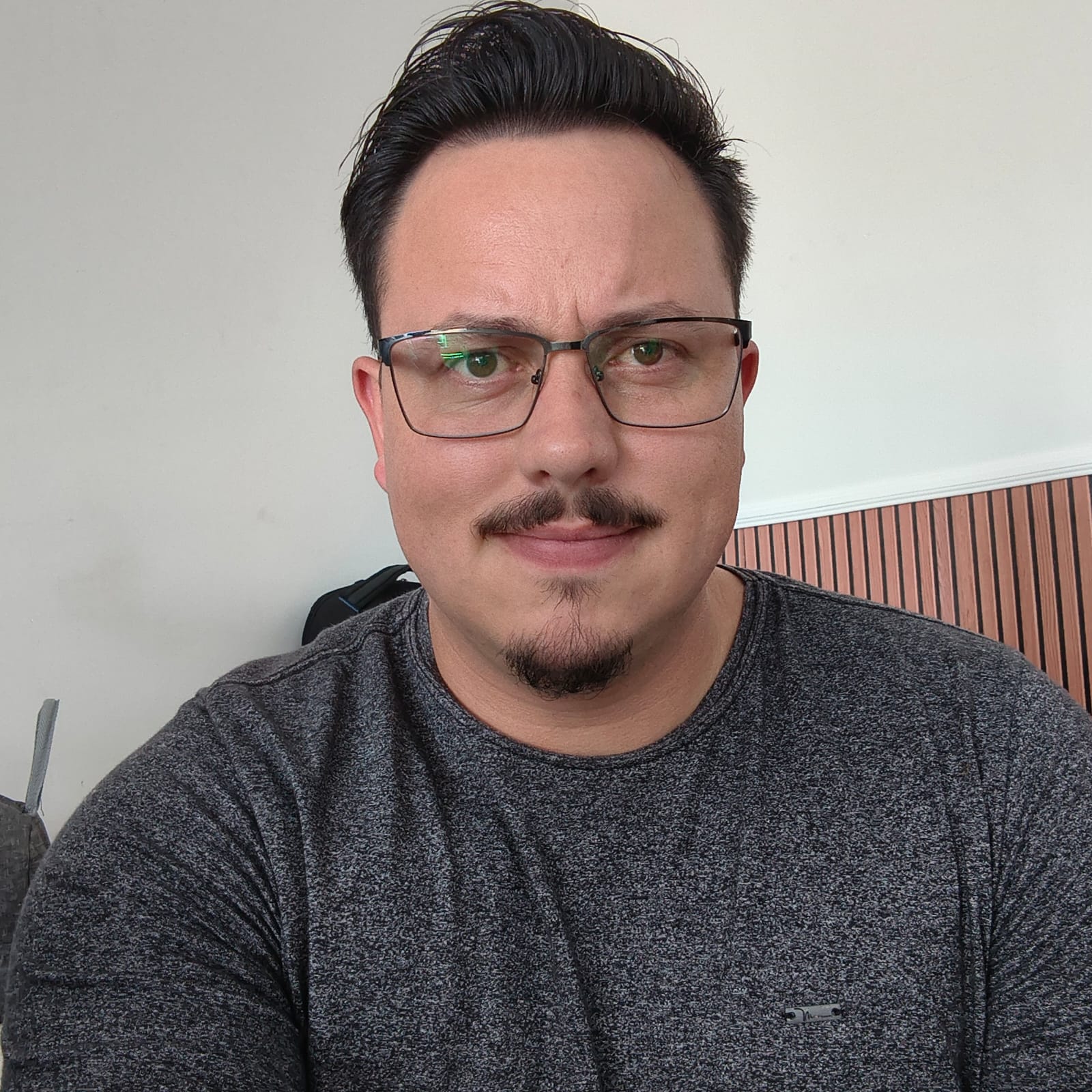 Jr Souza - Desenvolvedor Full-stack